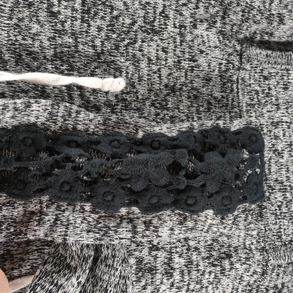 Aeropostale Hooded Sweater - Picture 3 of 5